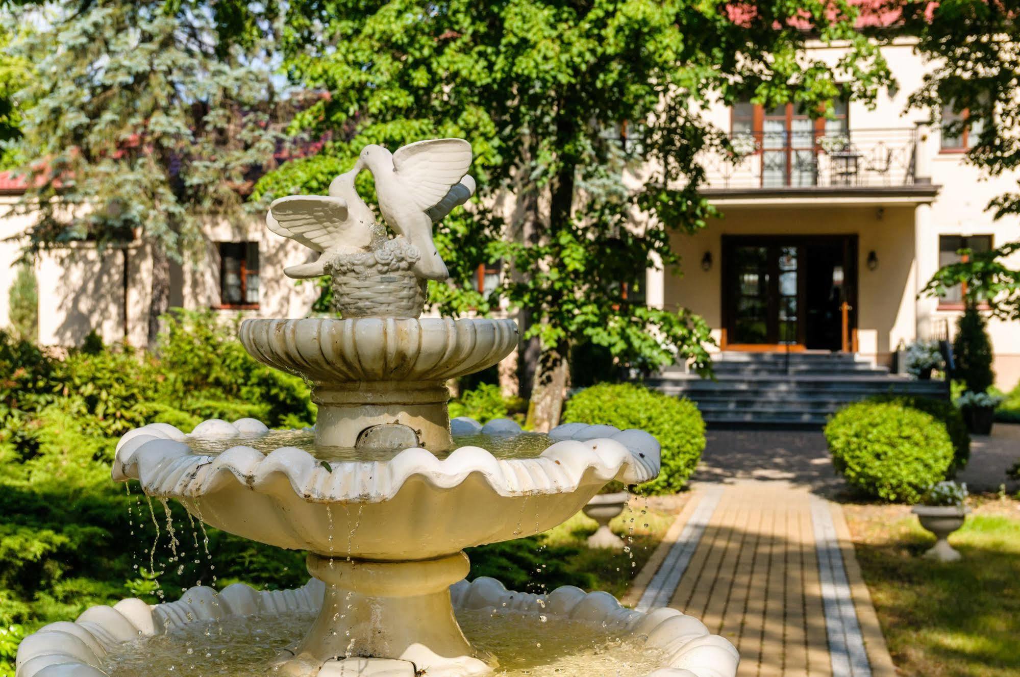 Park Rekreacyjno-Biznesowy Las Woda Wilga Buitenkant foto